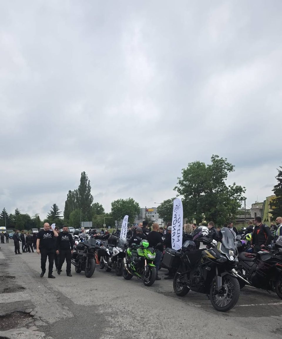 Moto-Tarnów ekipa która jednoczy sie w pasji i wspólnym pomaganiu Brawy Wy